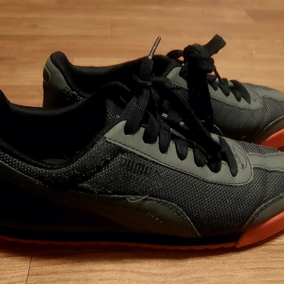 SOLD Puma Size 3 Big Boys Shoes - Picture 9 of 10